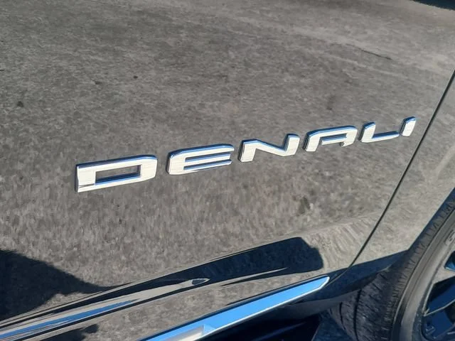 Used 2023 Onyx Black GMC Denali image 36