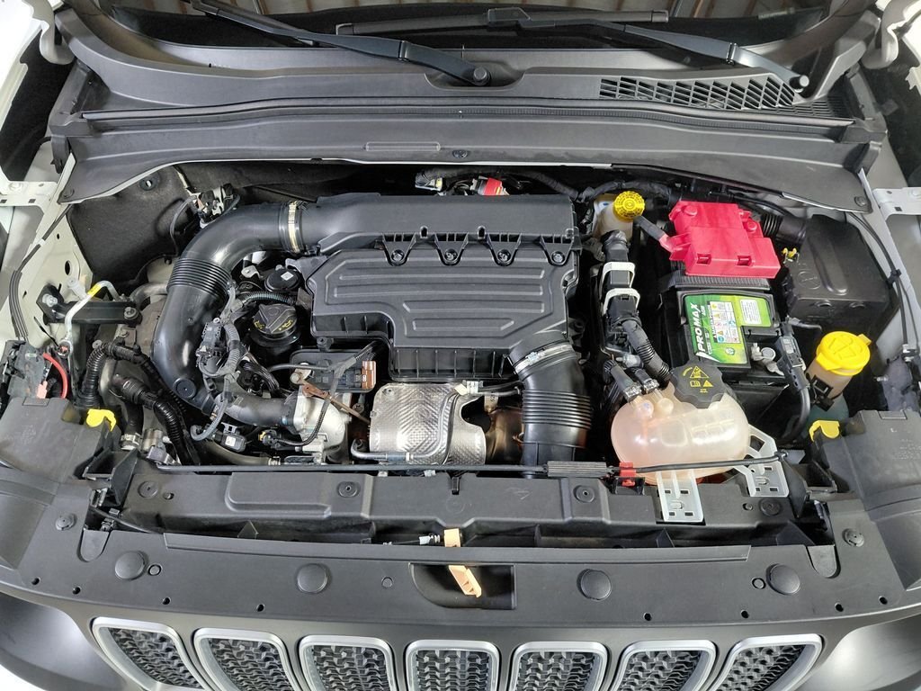 Certified Used 2023 White Jeep Latitude image 26