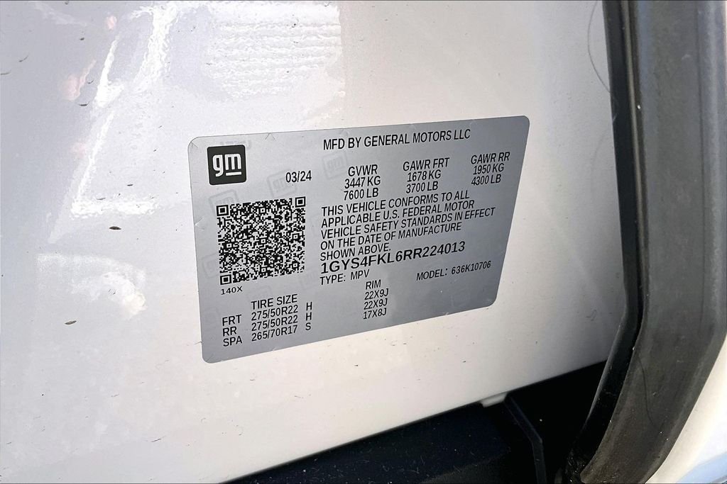 Used 2024 White Cadillac Sport image 35