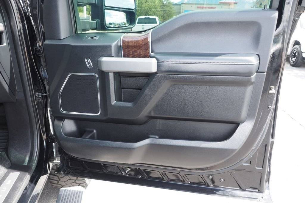 Used 2017 Black Ford Platinum image 22
