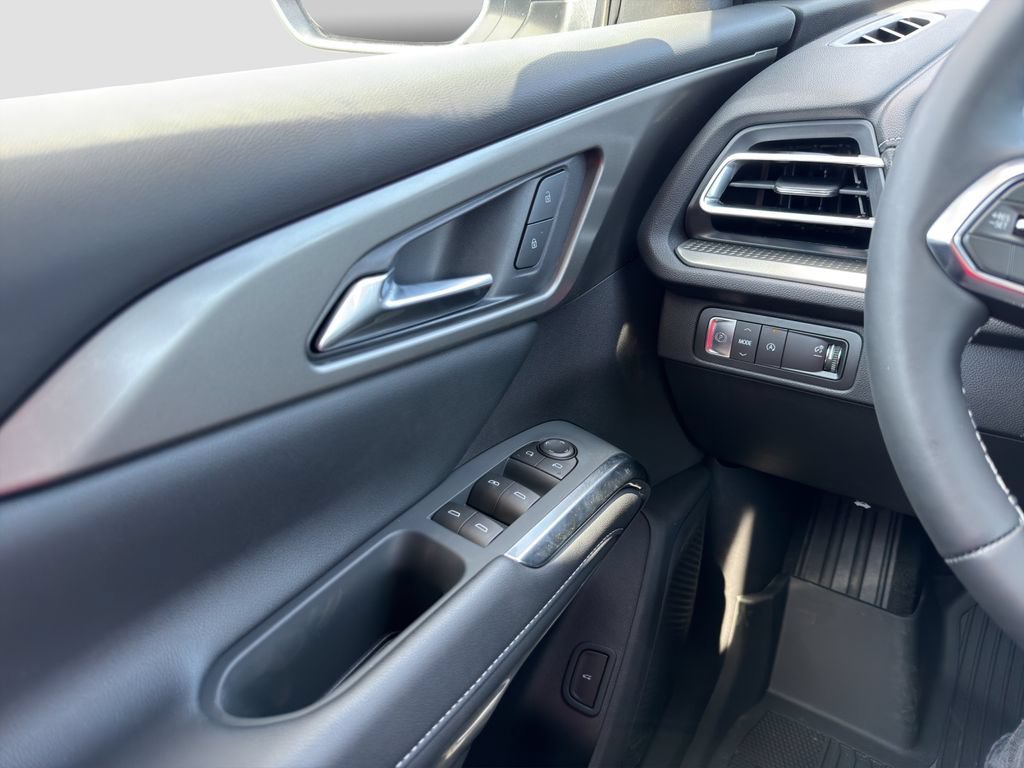 New 2026 Summit White Chevrolet LT image 25