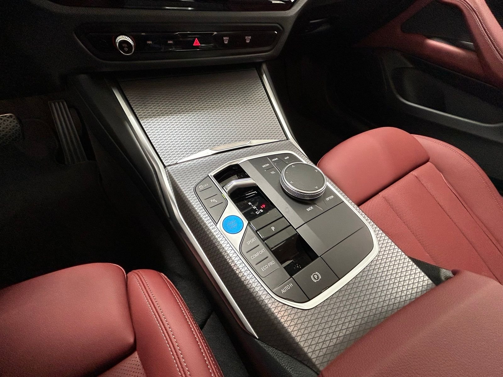 New 2026 Skyscraper Grey Metallic BMW xDrive40 image 36