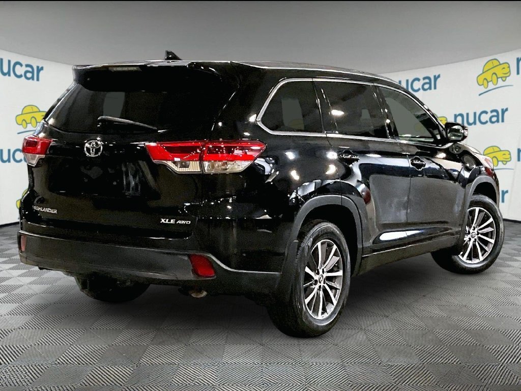 Used 2017 Black Toyota XLE image 6
