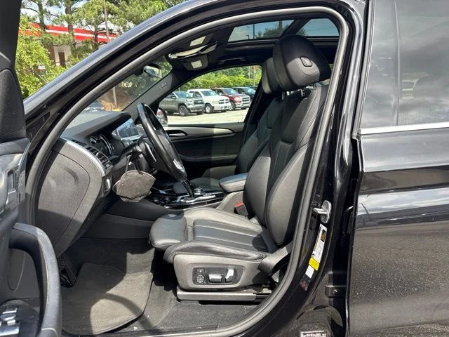 Used 2021 Black Sapphire Metallic BMW sDrive30i image 9