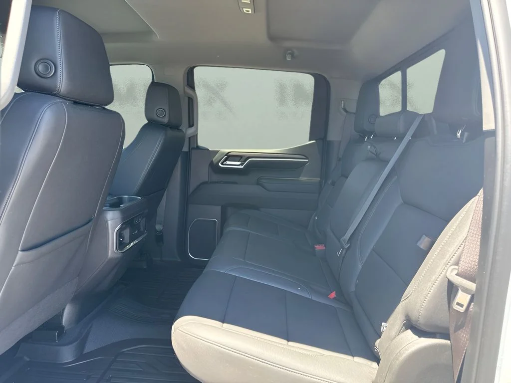 Used 2023 White GMC SLT image 12