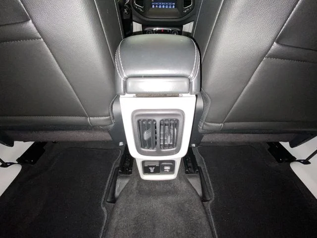Used 2019 Blue Jeep Latitude image 29