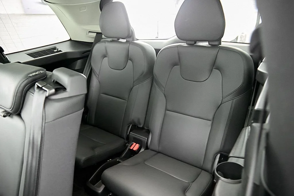 Certified Used 2023 Crystal White Volvo Core image 21