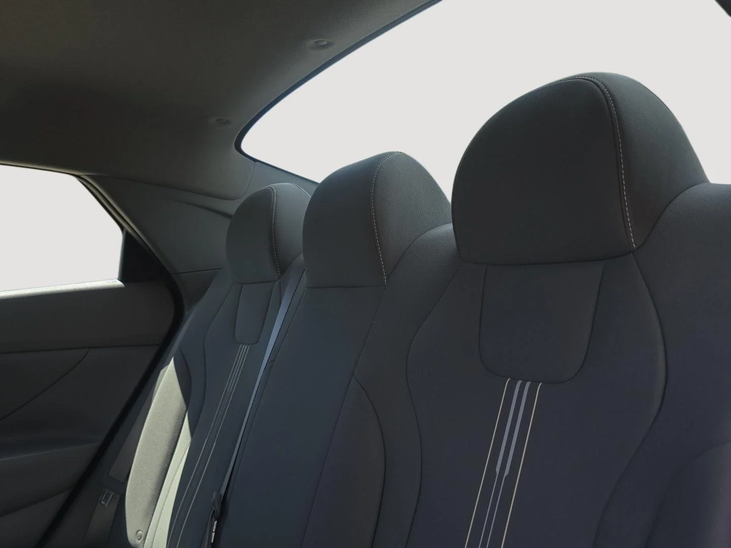 Certified Used 2023 Fluid Metal Hyundai SEL image 11