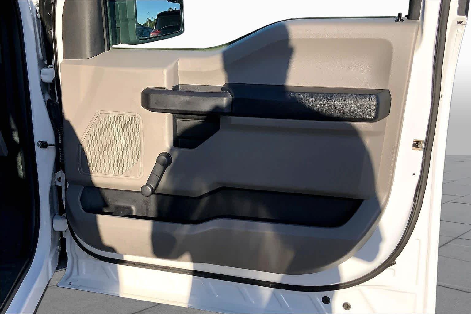 Used 2017 Oxford White Ford XL image 21