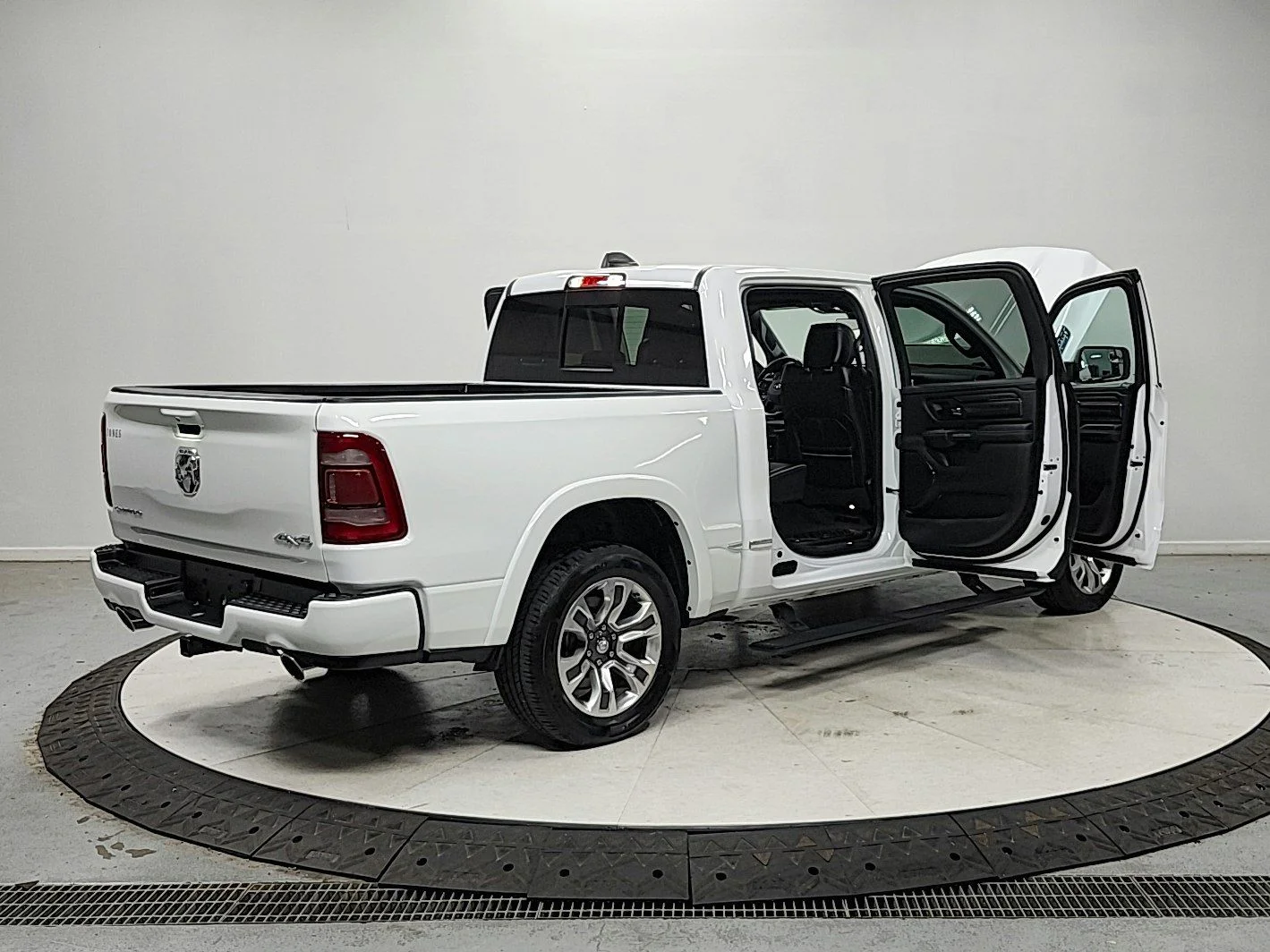 Used 2023 White Ram Limited image 15