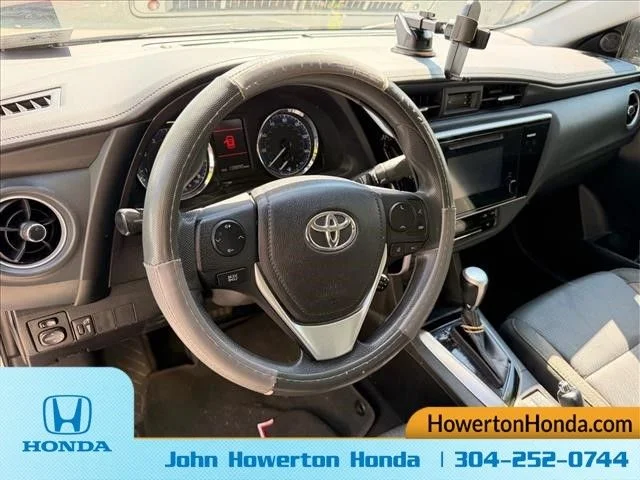 Used 2017 White Toyota LE image 10