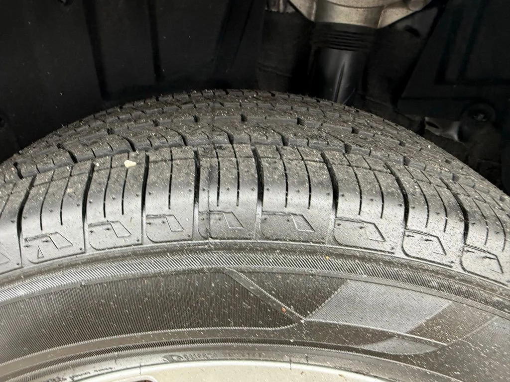 Used 2020  Toyota XLE image 32