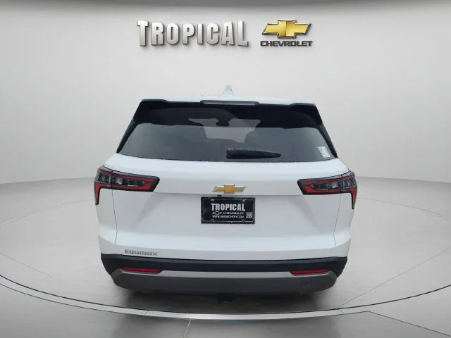 New 2027 Summit White Chevrolet LT image 4