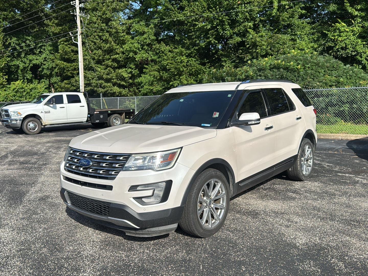 Used 2017 White Platinum Metallic Tri-Coat Ford Limited image 7