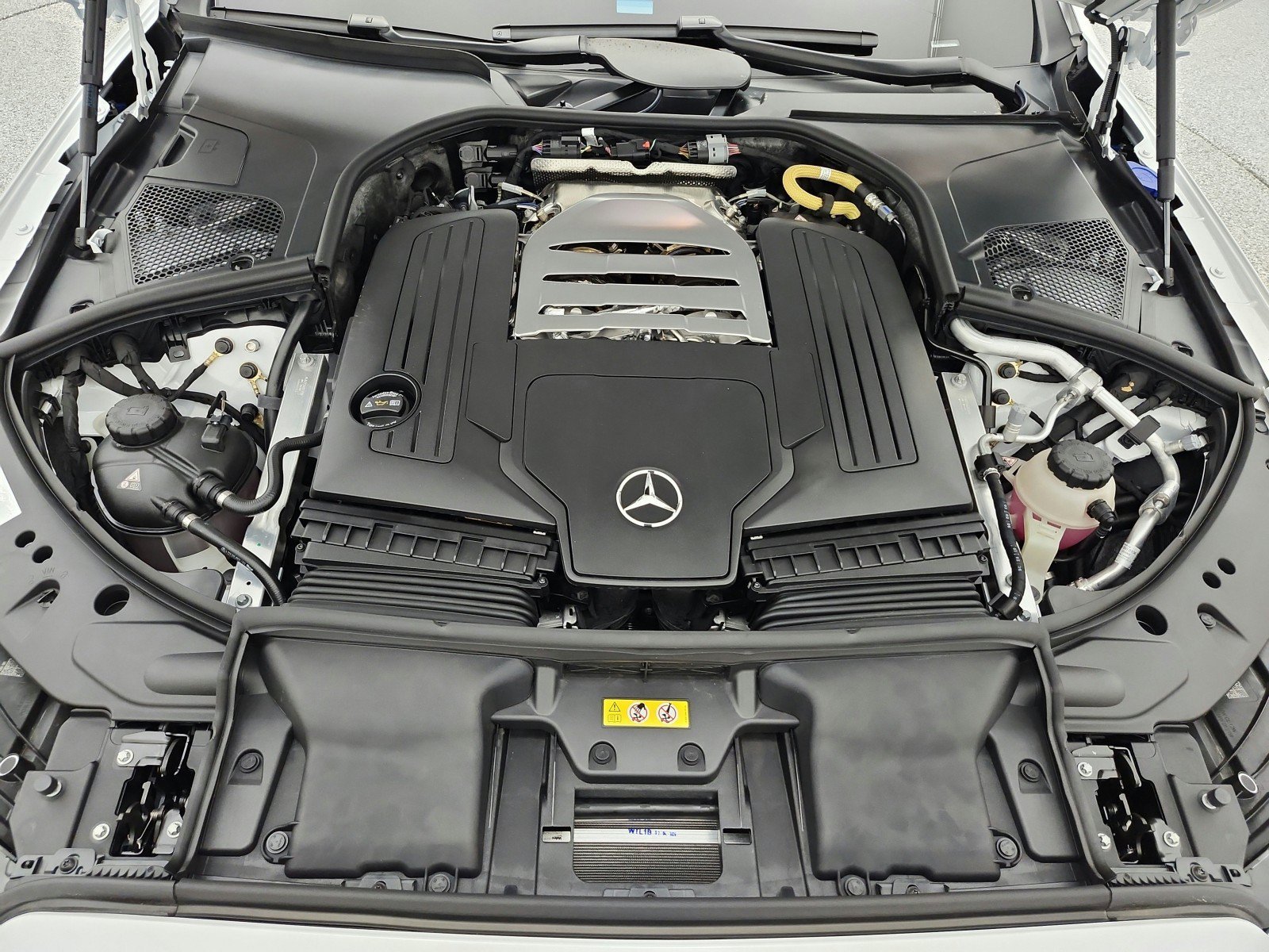 New 2027 MANUFAKTUR Moonlight White Metallic Mercedes-Benz S 580 4MATIC® Sedan image 33