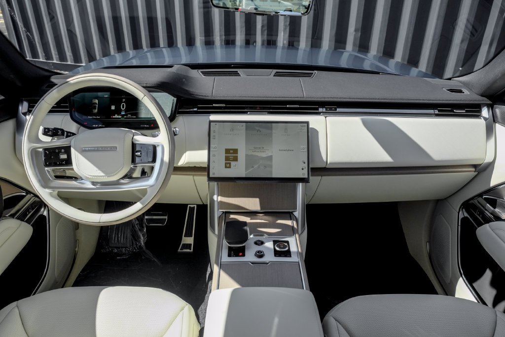 New 2027 Varesine Blue Land Rover SE image 20