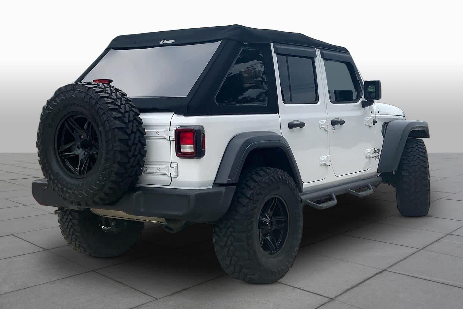 Used 2018 Bright White Clearcoat Jeep Sport image 13