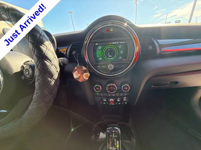 Used 2021  MINI Classic image 33