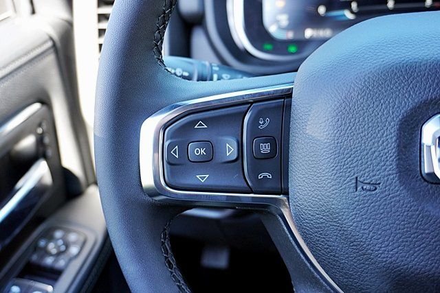 New 2026 Diamond Black Crystal Pearl-Coat Exterior Paint RAM Laramie image 43