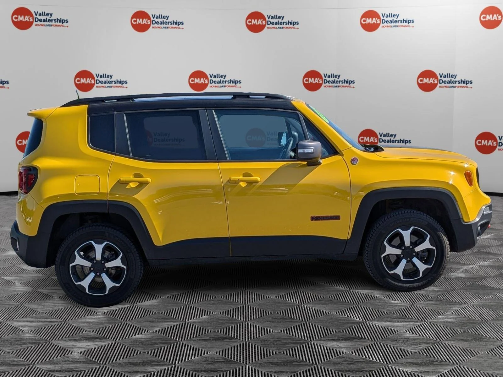 Used 2019 Solar Yellow Clearcoat Jeep Trailhawk image 4