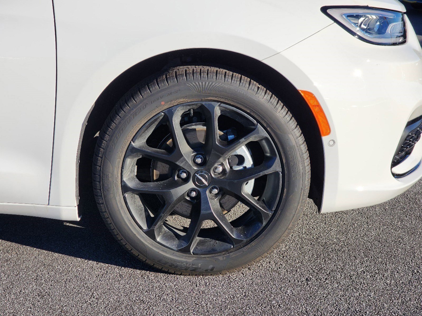 2024 Chrysler Pacifica Limited photo 2