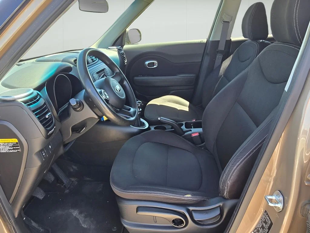 Used 2015 Latte Brown Kia Base image 27
