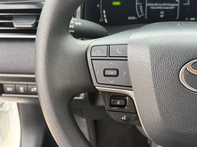 2025 Toyota Camry LE - Photo 16