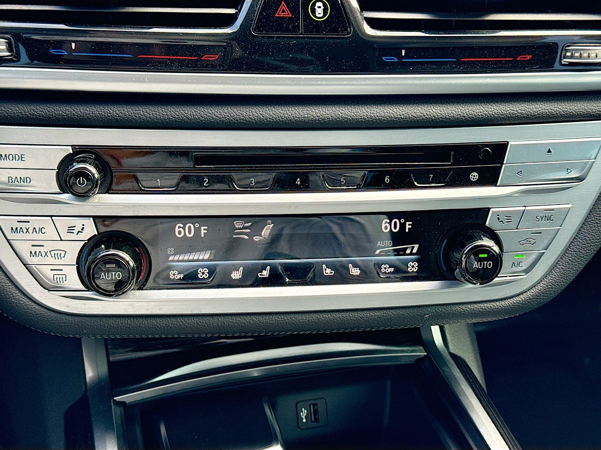 Used 2019 Black Sapphire Metallic BMW 740i image 35