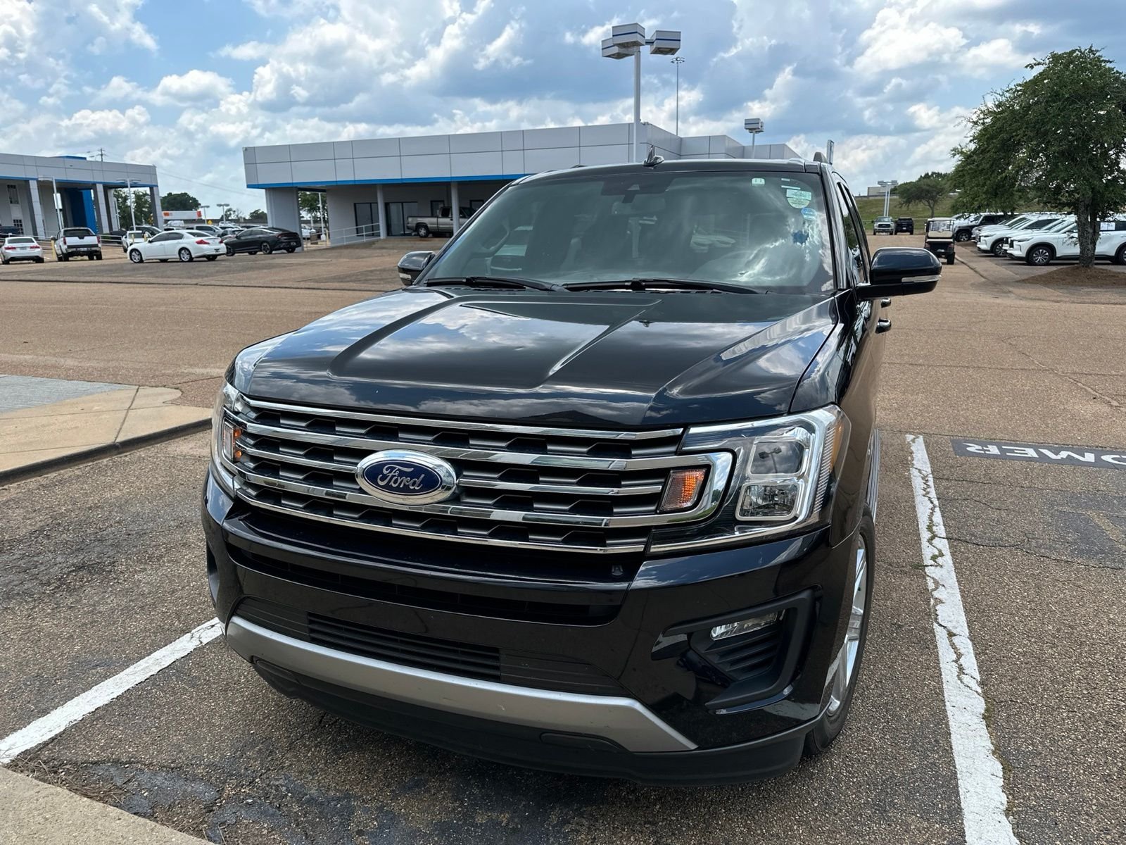 Used 2019 Ford Expedition XLT with VIN 1FMJK1HTXKEA84753 for sale in Jackson, MS
