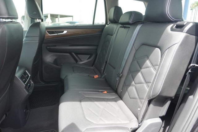 Used 2026 BLACK Volkswagen 2.0T SE w/Technology image 22