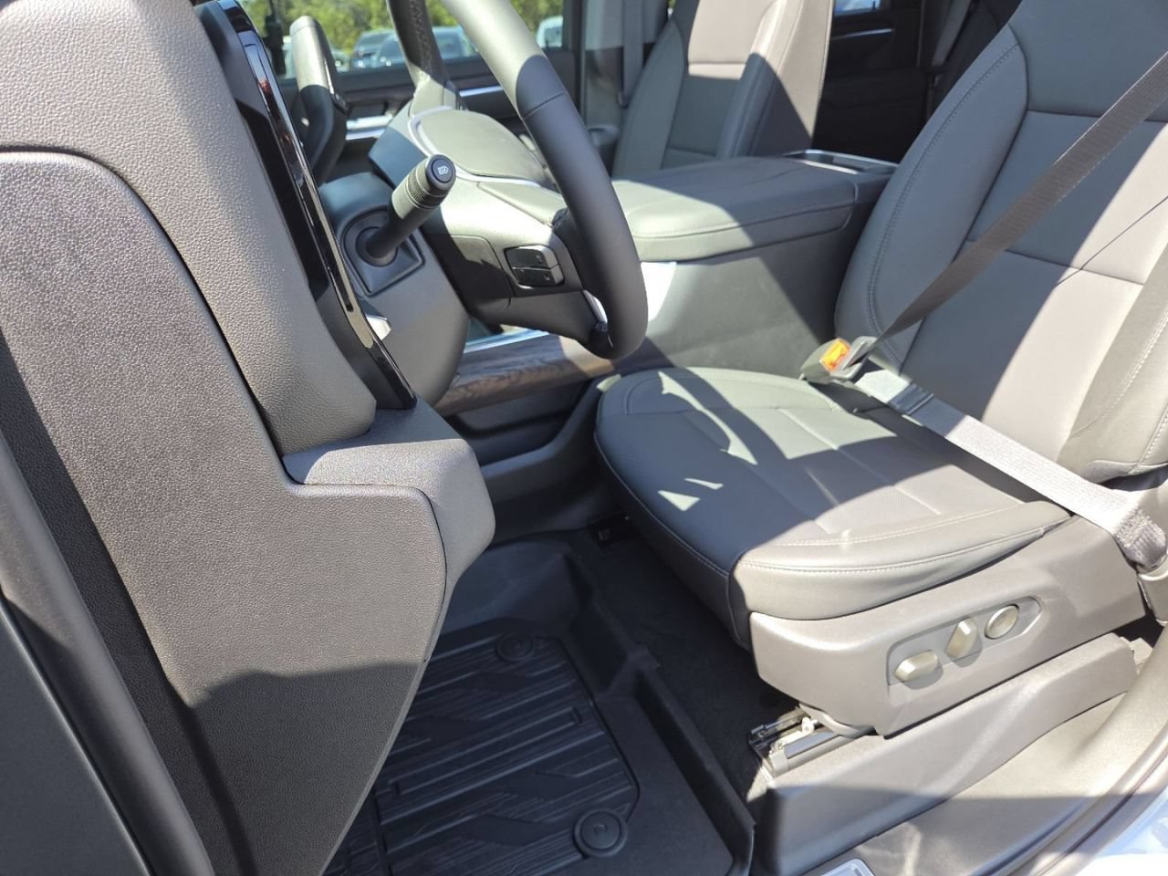New 2026 Sterling Metallic GMC SLT image 29