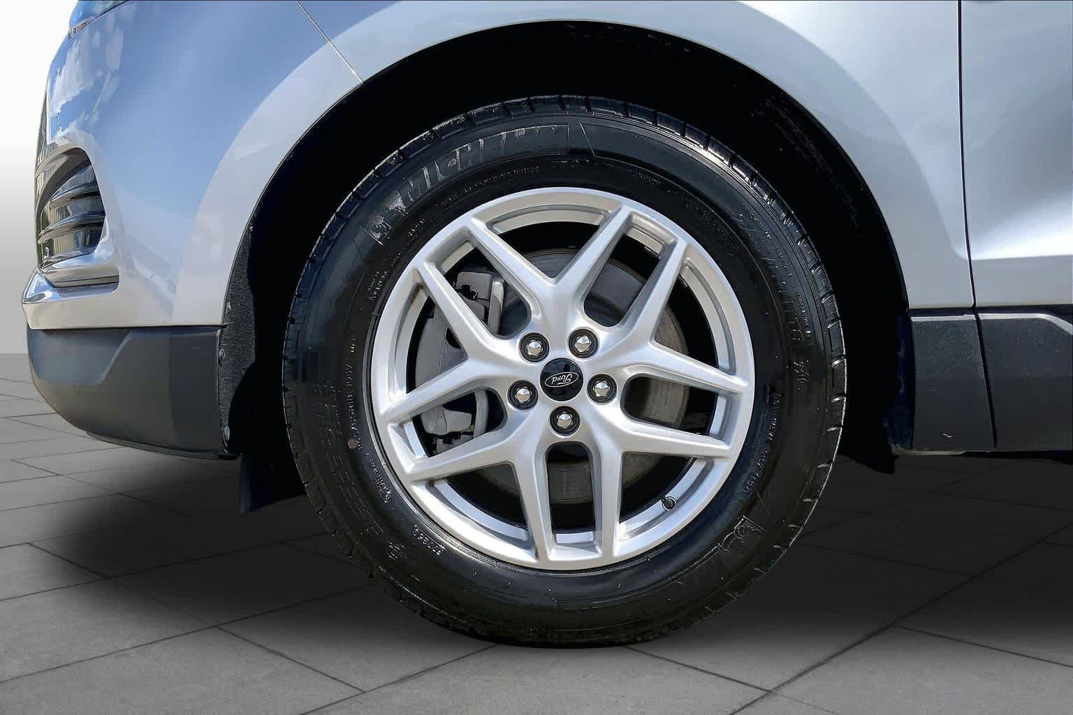 Used 2024 Iconic Silver Ford SEL image 11