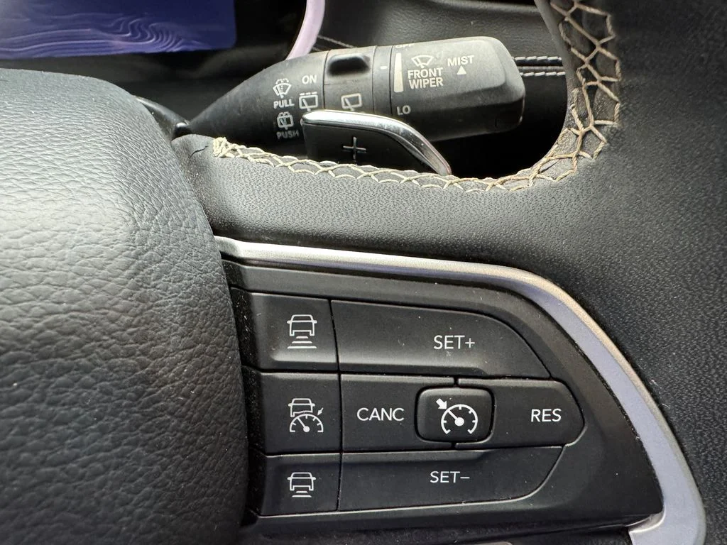 Used 2023 Diamond Black Jeep Altitude X image 14