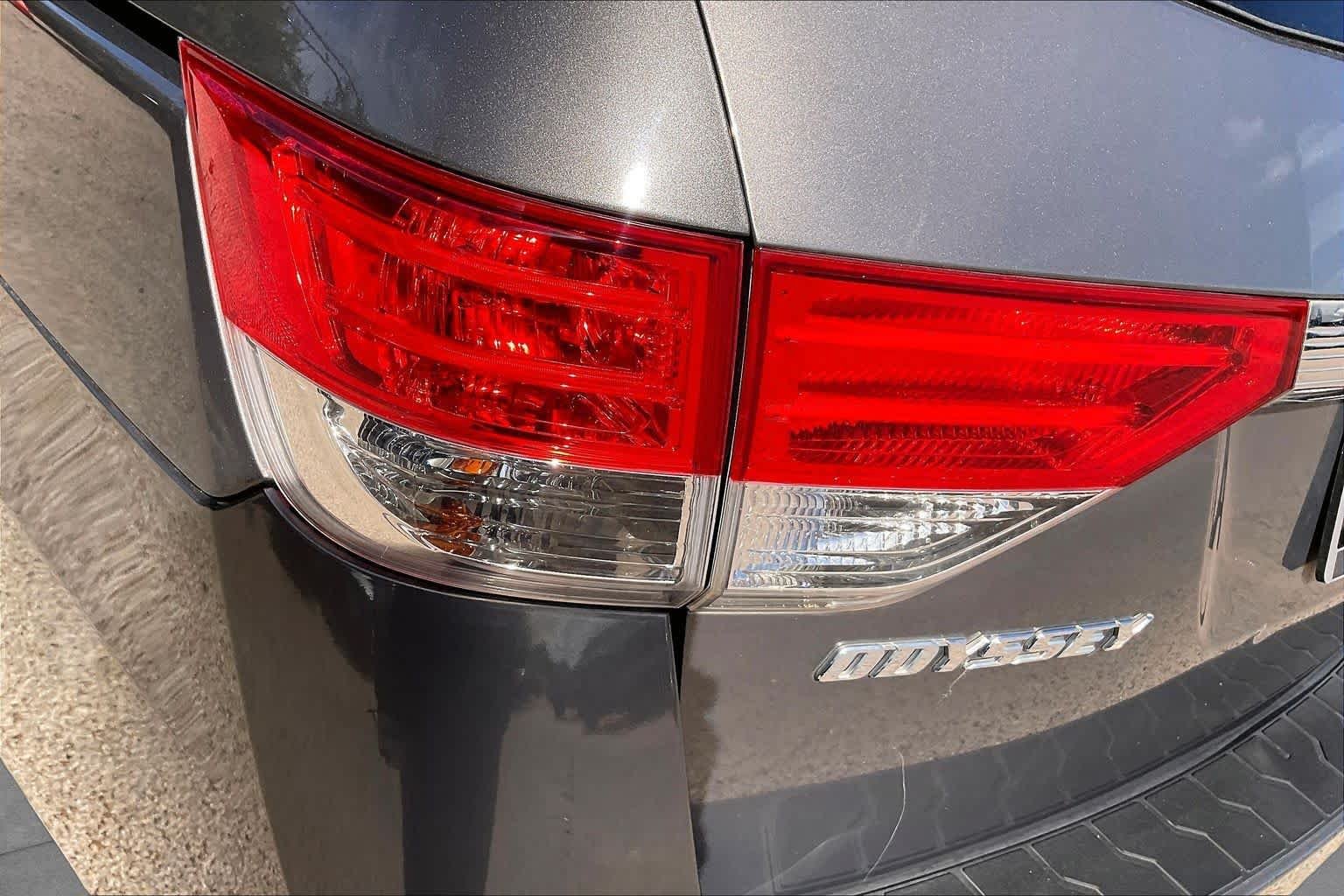 Used 2016 Lunar Silver Metallic Honda EX-L image 28