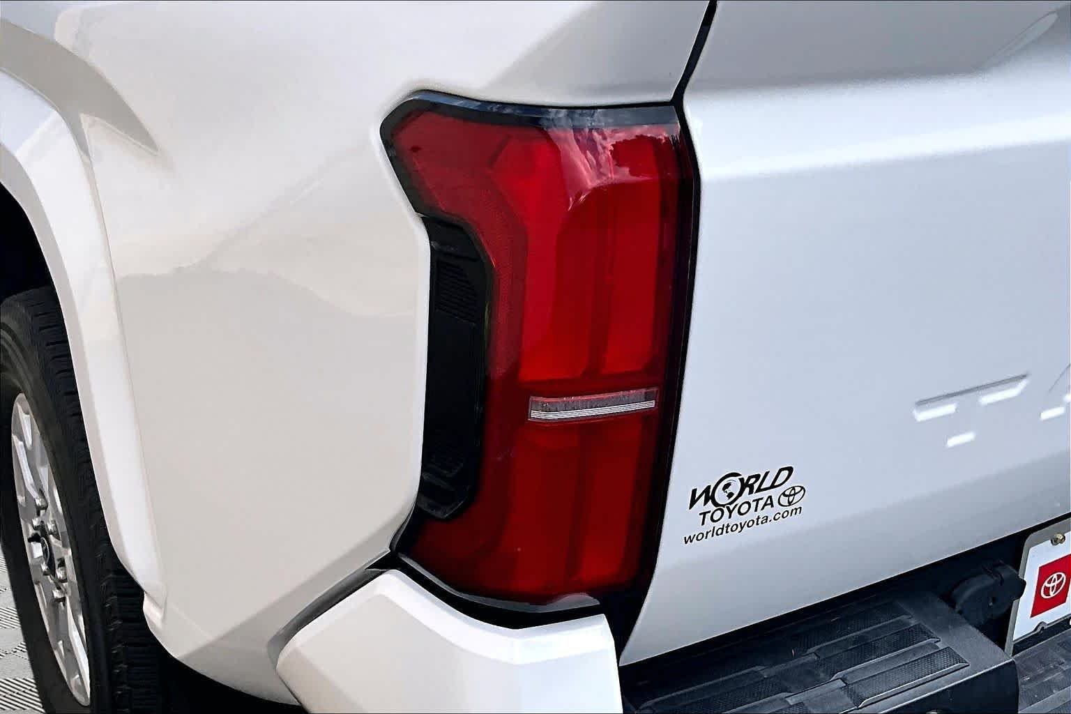 Used 2024 Ice Cap Toyota SR5 image 29