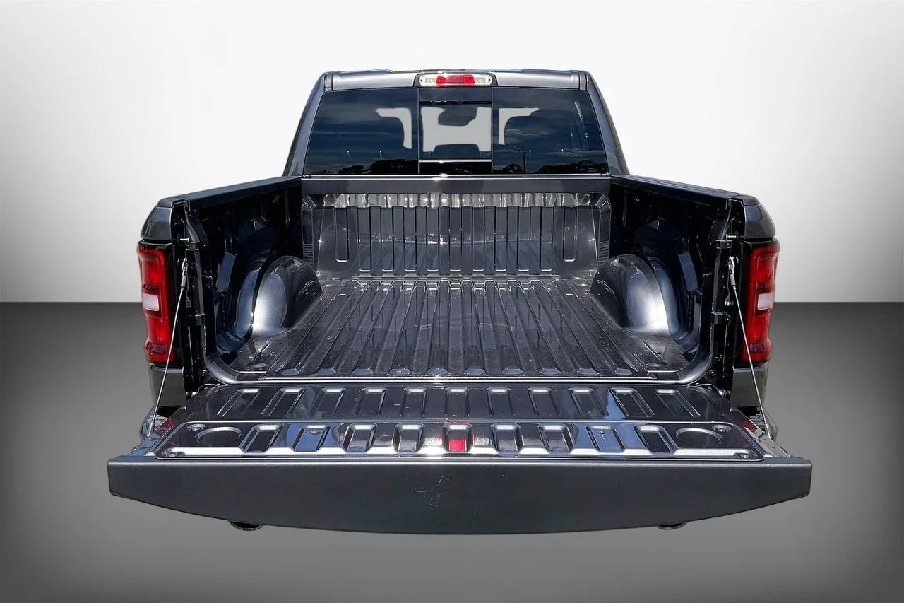 New 2026 Granite Crystal Metallic Clearcoat RAM Big Horn/Lone Star image 23