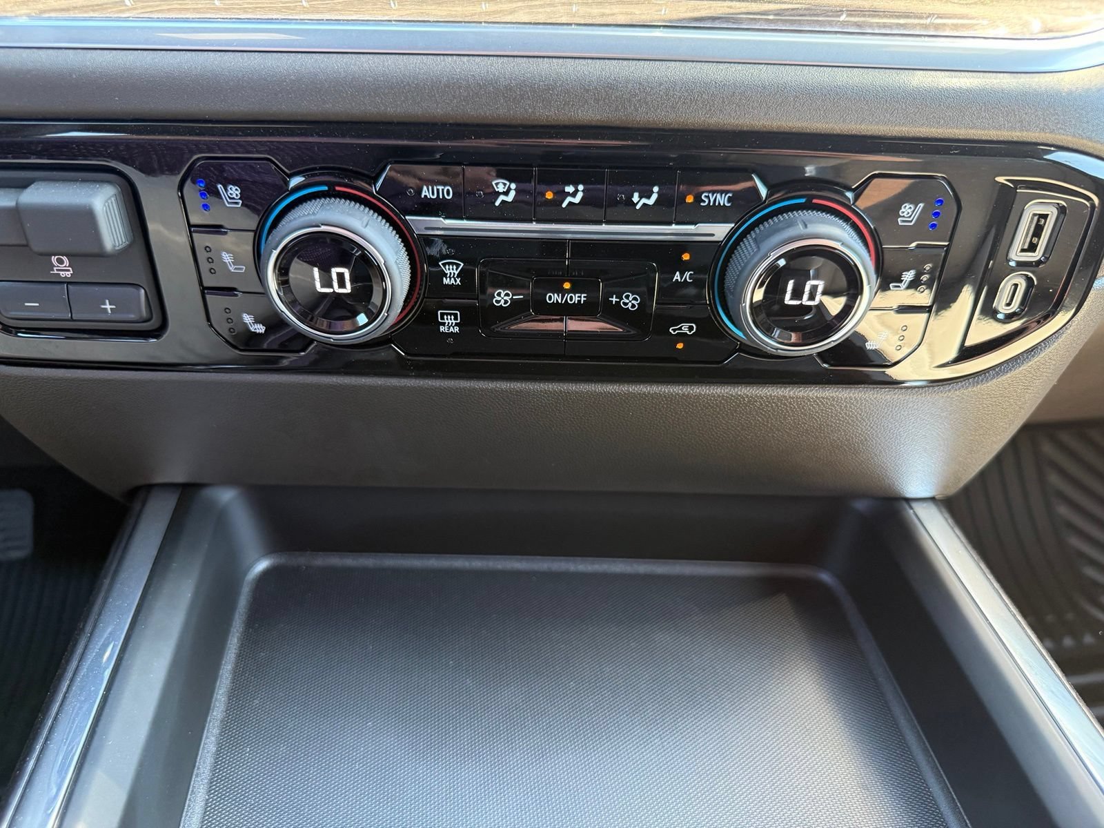 2026 Chevrolet Silverado 3500 HD LTZ - Photo 32