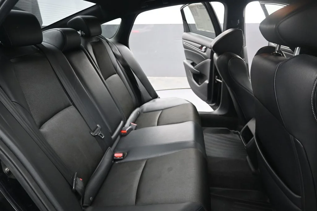 Used 2018  Honda Sport image 28