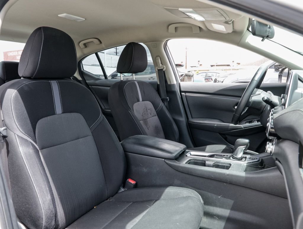 Used 2021 White Nissan SV image 16