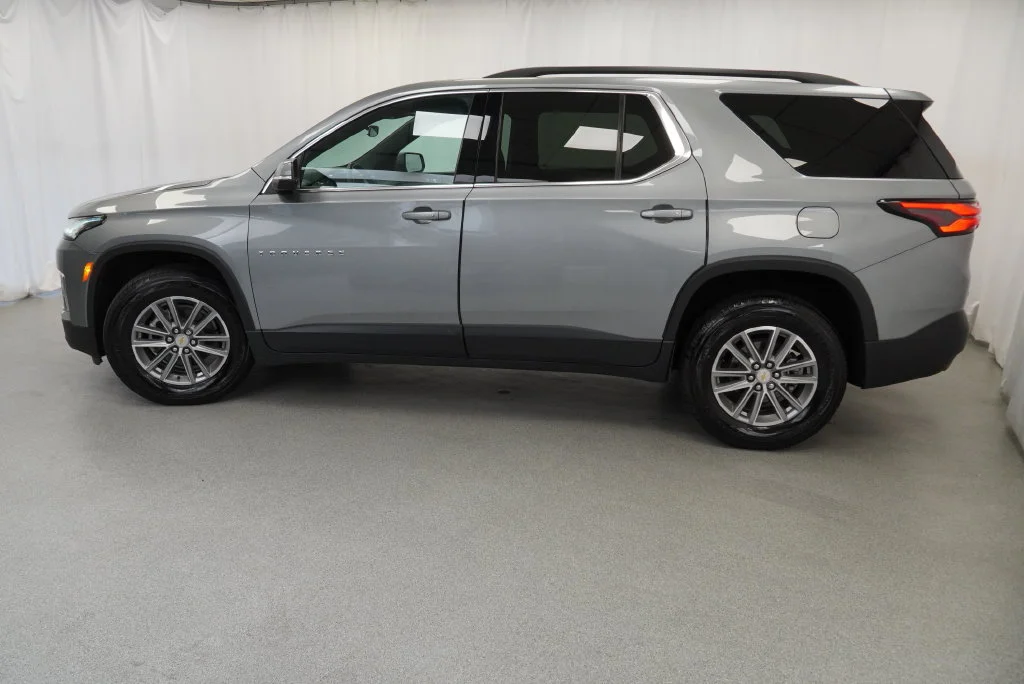 Used 2023 STERLING GRAY METALLIC Chevrolet LT Cloth image 30