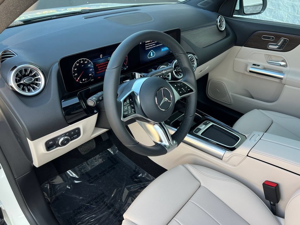 New 2026 Polar White Mercedes-Benz GLA 250 image 53