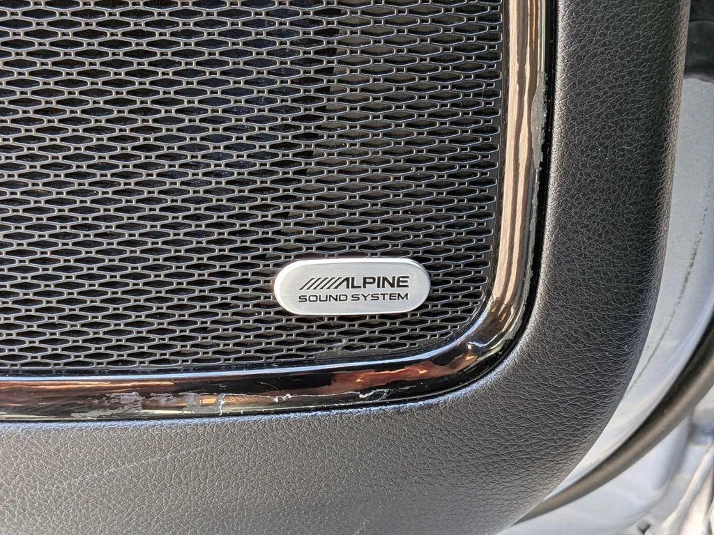 Used 2024 Gray Jeep Limited image 12