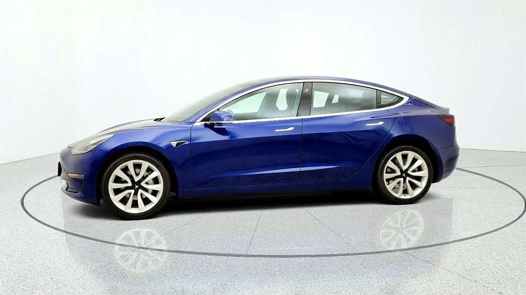 Used 2018 Deep Blue Metallic Tesla Long Range Battery RWD w/ 19