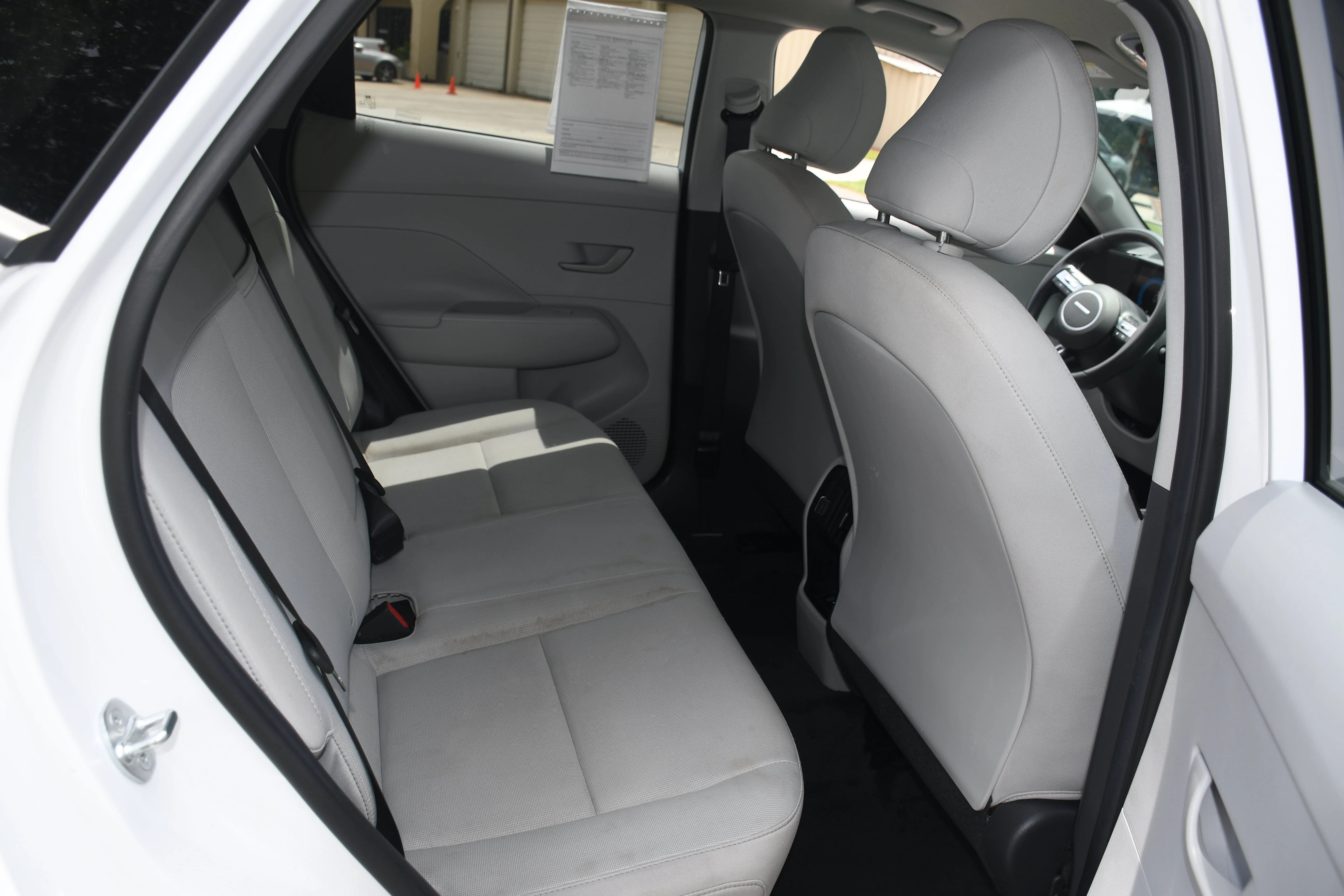 Used 2025 White Hyundai SEL image 16