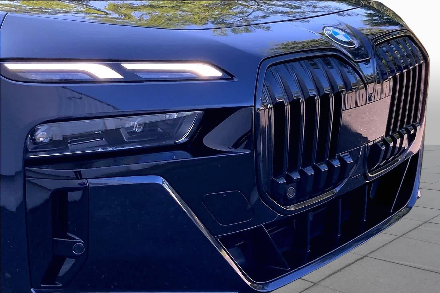 Certified Used 2023 Carbon Black Metallic BMW 740i image 31