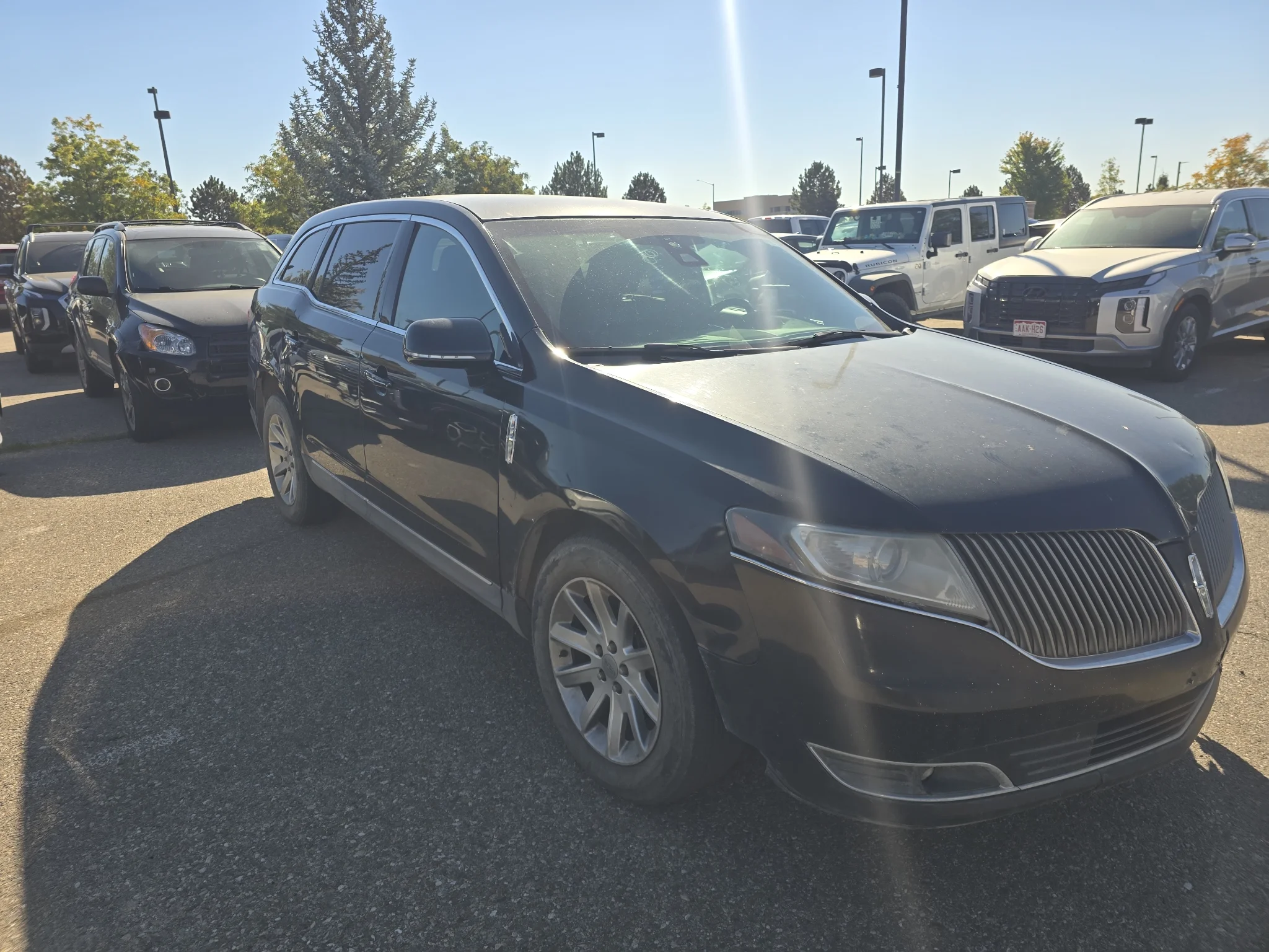 Used 2013 Tuxedo Black Metallic Lincoln Livery image 8