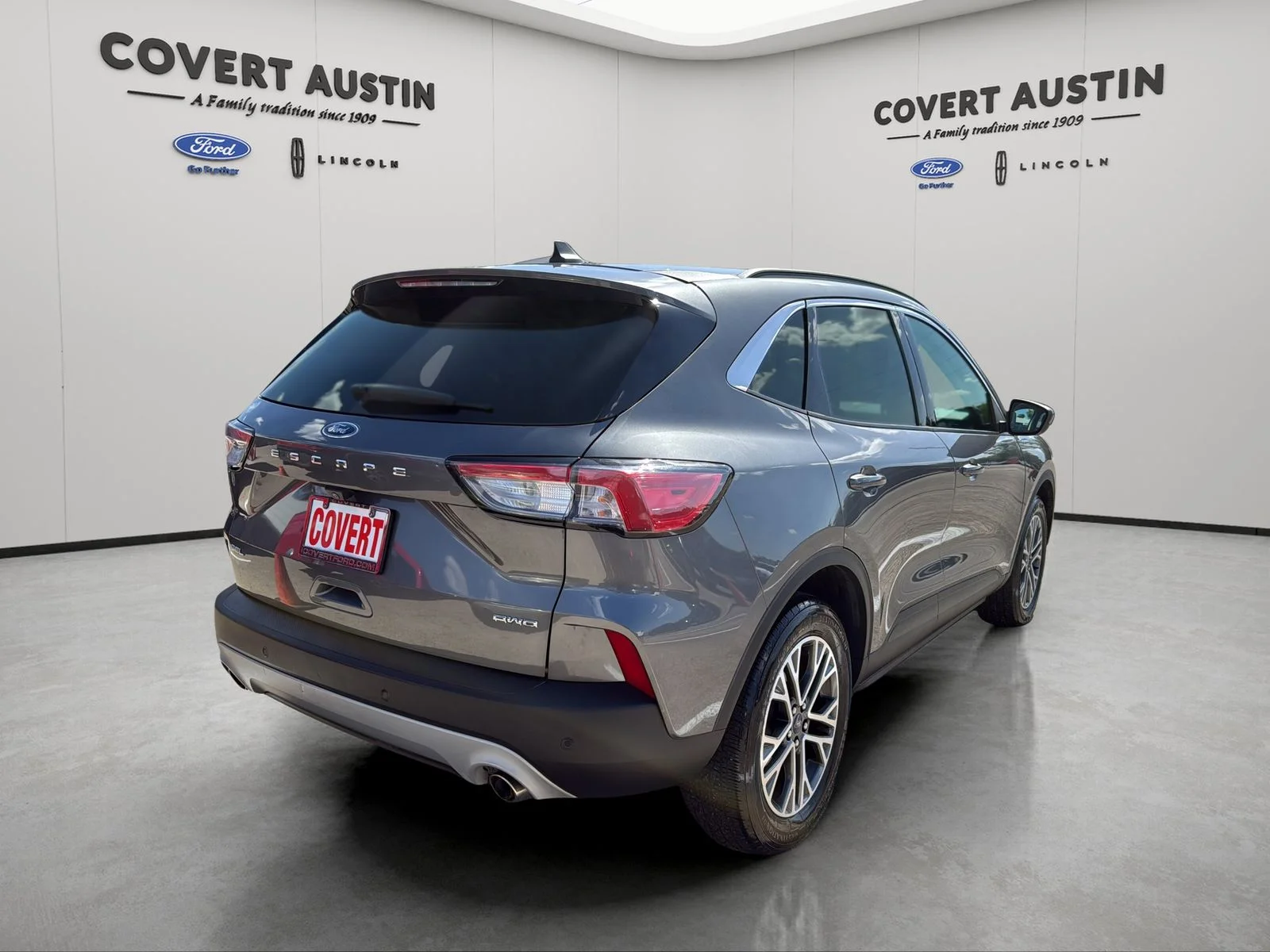 Used 2021 Gray Ford SEL image 5