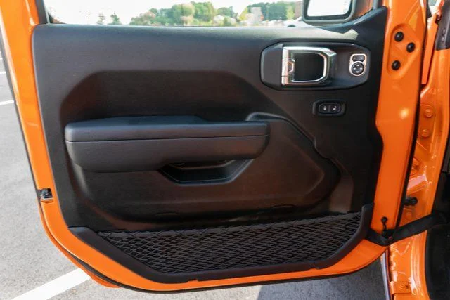 Used 2025 Orange Jeep Sport S 4xe image 17