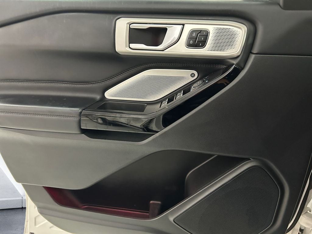 Used 2023 White Ford Platinum image 12