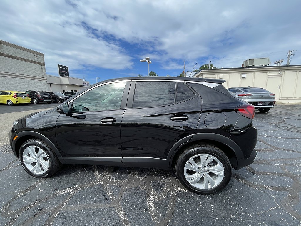 New 2026 Ebony Twilight Metallic Buick Preferred image 9